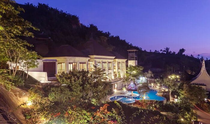 jambuluwuk-convention-hall-resort-batu-hotel-mewah-di-batu-malang-tren-travel