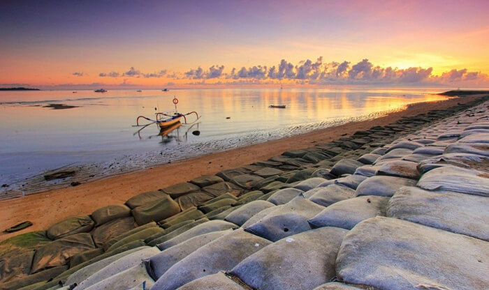 pantai-mertasari-trentravel