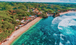Jelajahi Keindahan Alam Pantai Sadranan Yogyakarta