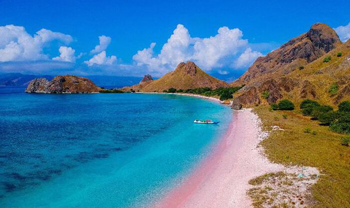 pantai-pink-lombok-trentravel