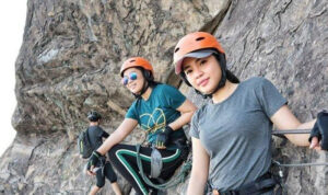 12 Tips Mendaki Tebing dengan Aman dan Efektif