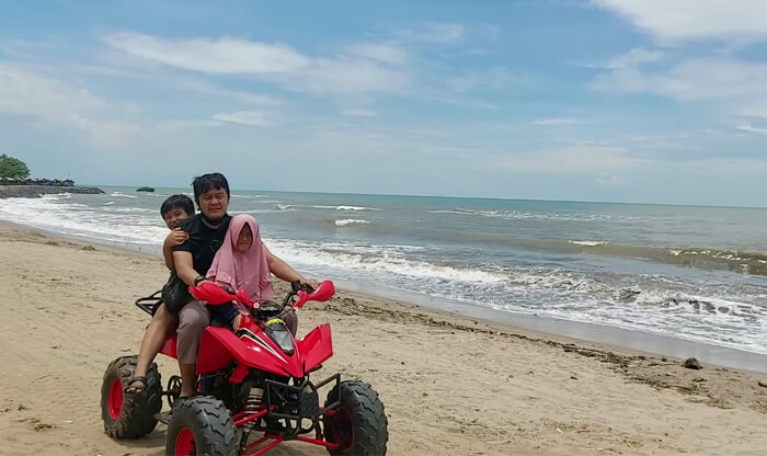 Aktivitas di Pantai Ceria Trentravel