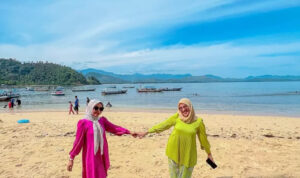 Pesona Keindahan Alam Pantai Carocok Pesisir Selatan