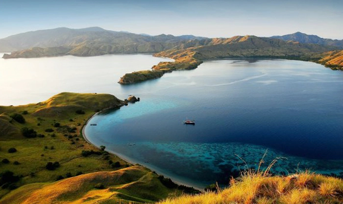 Pesona Alam Pulau Rinca