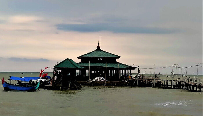 Makam Terapung Demak Syekh Mudzakir