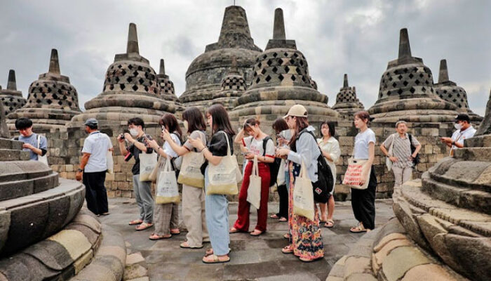 Perjalanan Spiritual Candi Borobudur: Menguak Rahasia Kuil Budha Kuno Indonesia